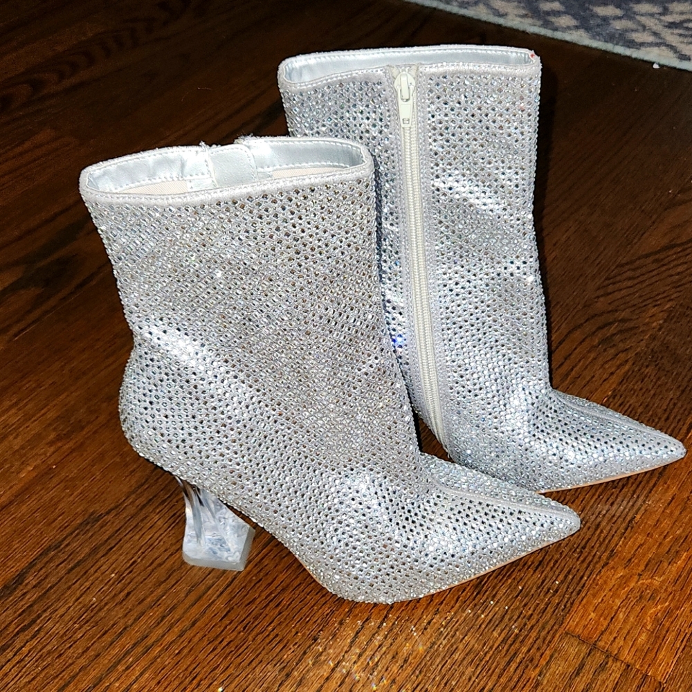 Steve Madden size 9.5 glass sparkle boots